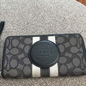 Coach Black and Cream Signature Wallet